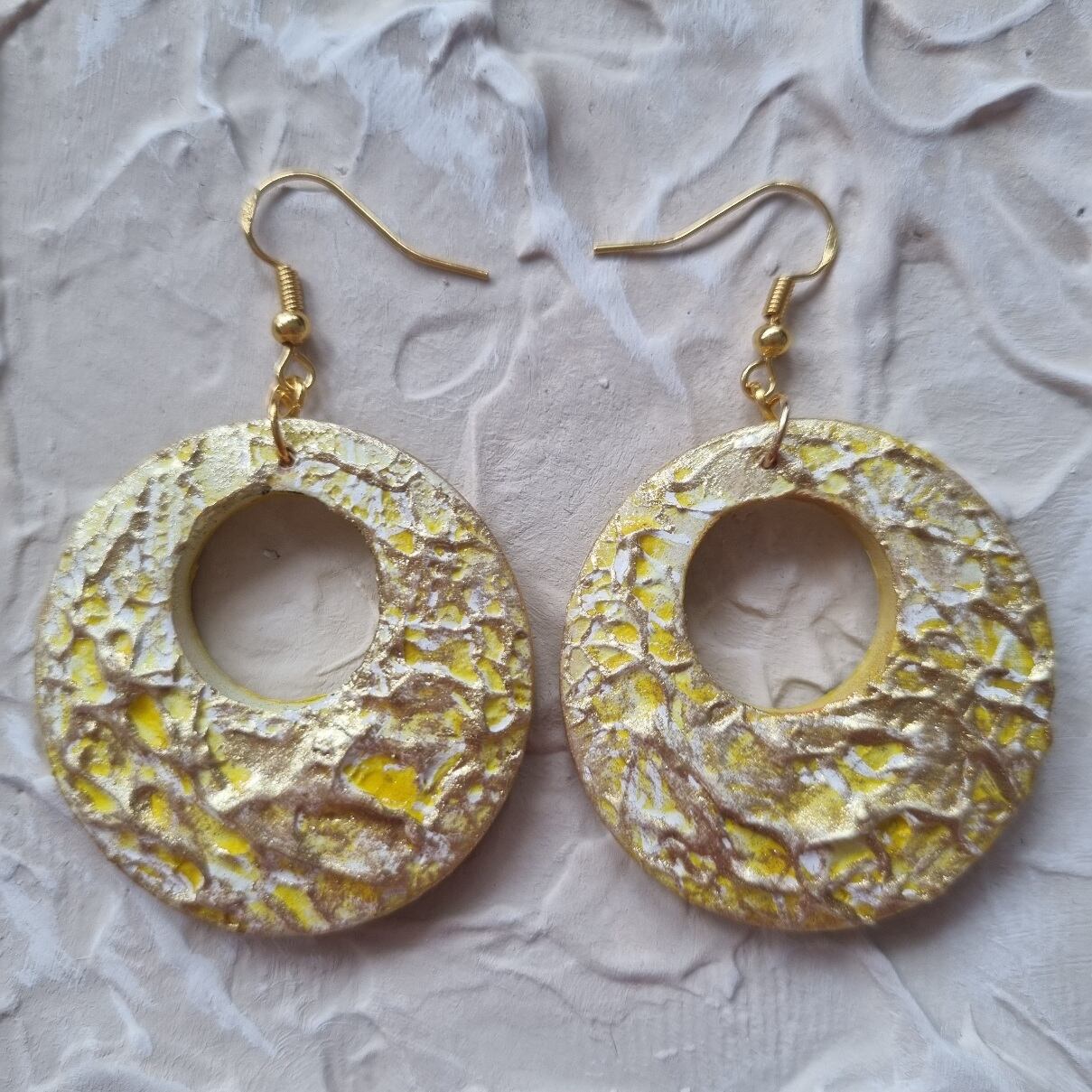 Textured Round Earring - Yellow and Gold