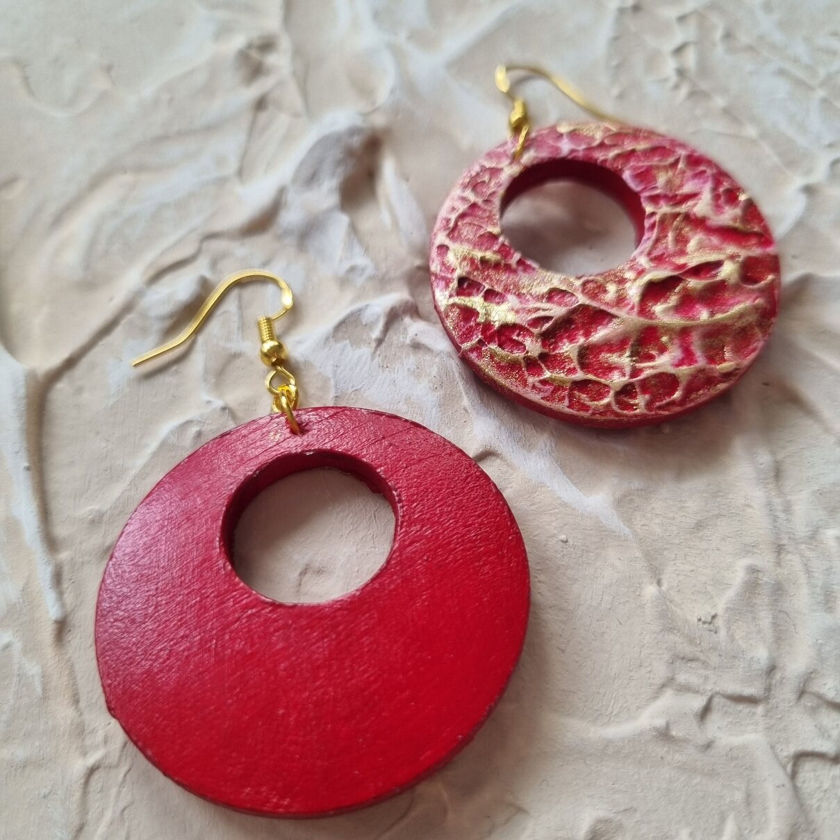 Textured Round Earring - Red and Gold